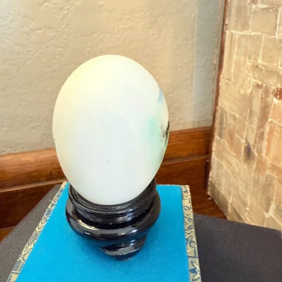 Vintage Oriental Hand Painted Egg in Glass Case - Picture 6 of 16